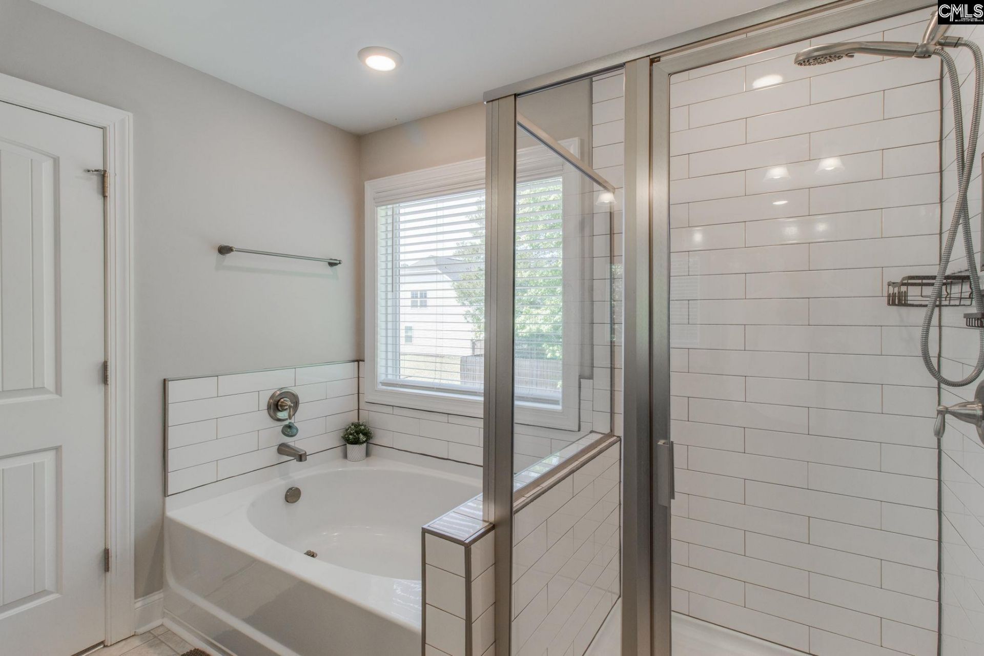 433 Thayer St Photo 32