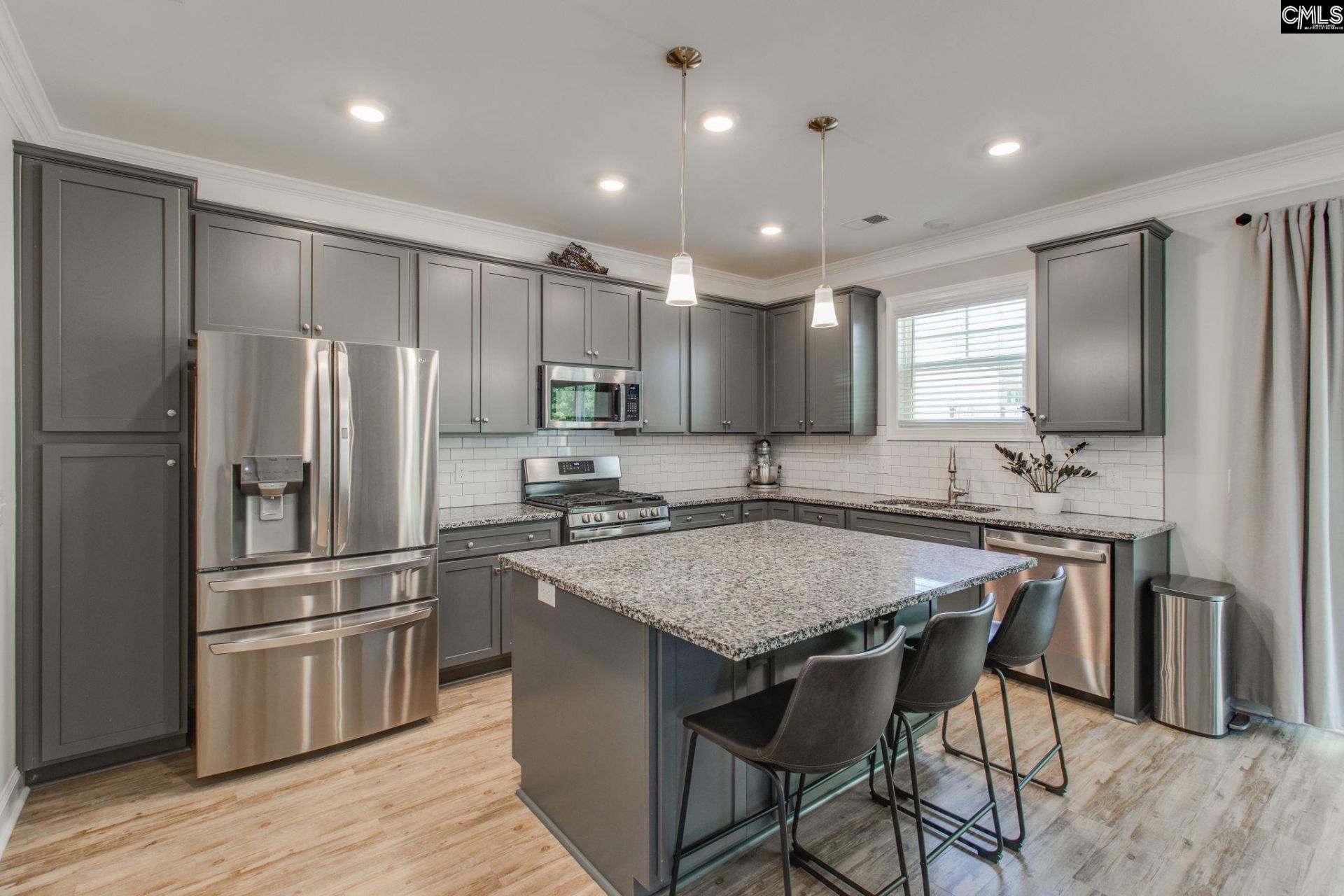 433 Thayer St Photo 8