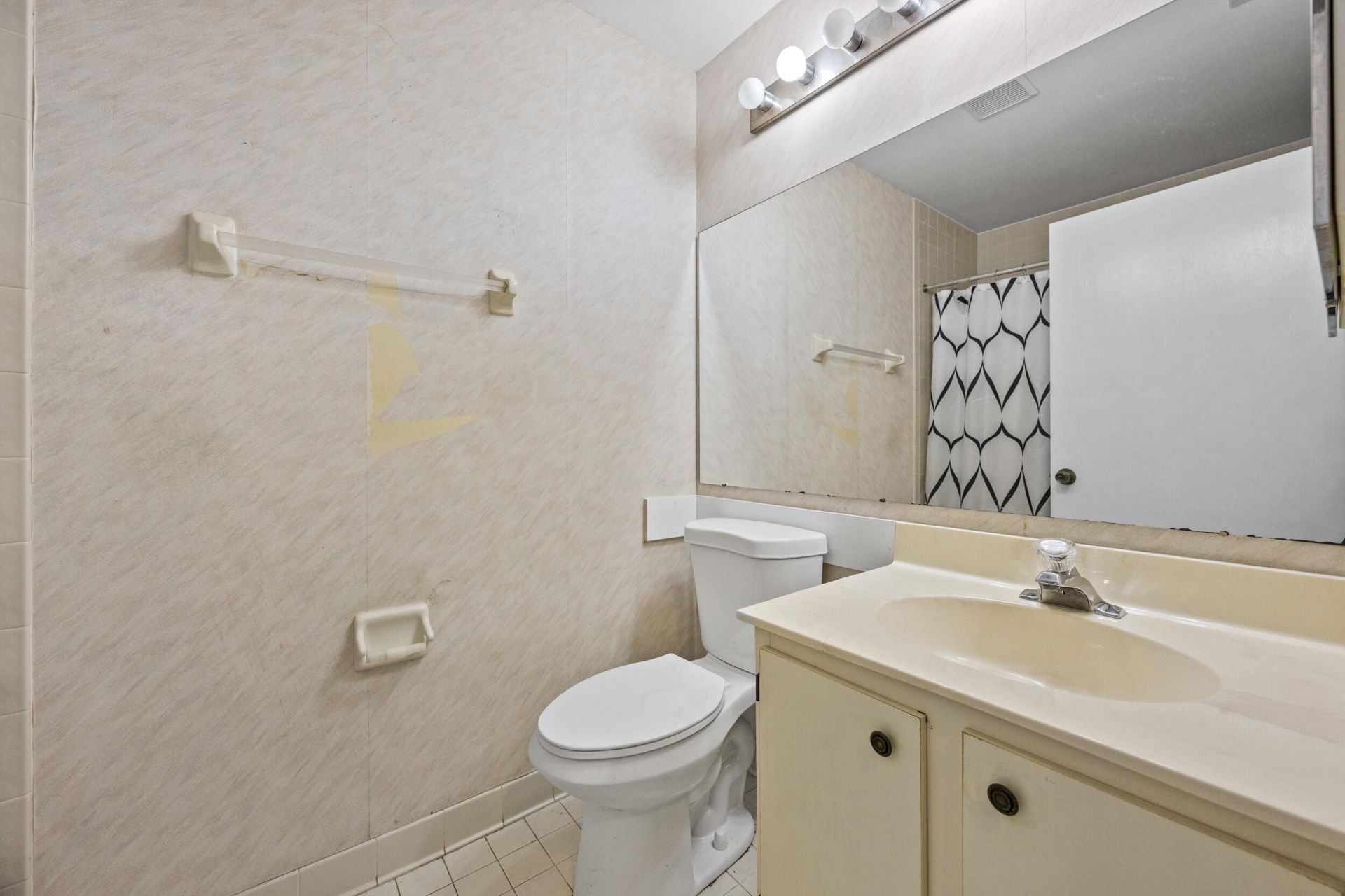 2640 Gately Drive W, Unit 1601, West Palm Beach, FL 33415 Photo