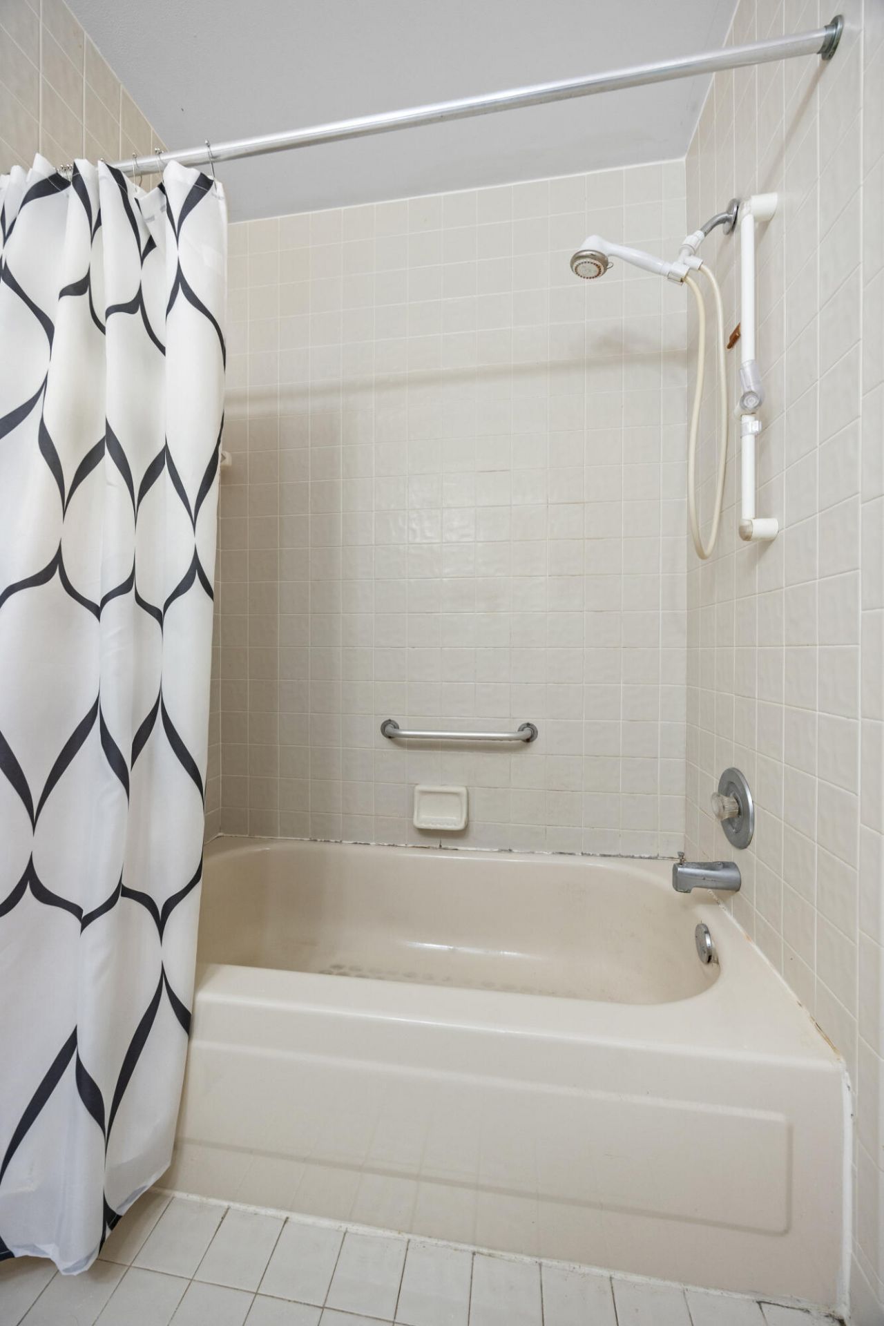 2640 Gately Drive W, Unit 1601, West Palm Beach, FL 33415 Photo