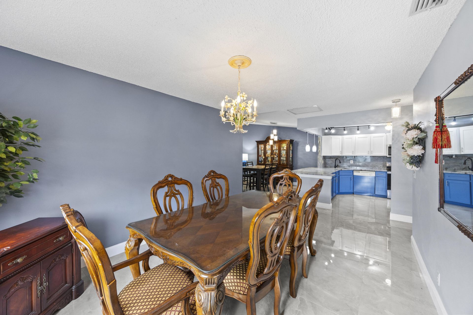 2640 Gately Drive W, Unit 1601, West Palm Beach, FL 33415 Photo