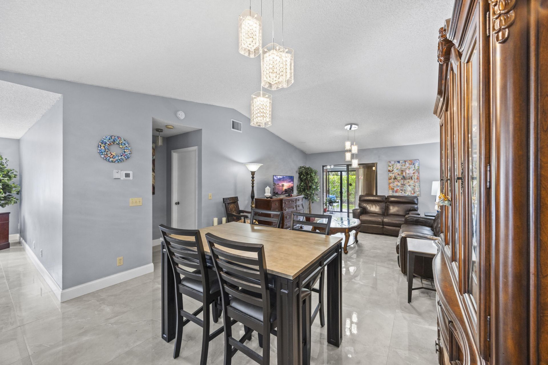 2640 Gately Drive W, Unit 1601, West Palm Beach, FL 33415 Photo