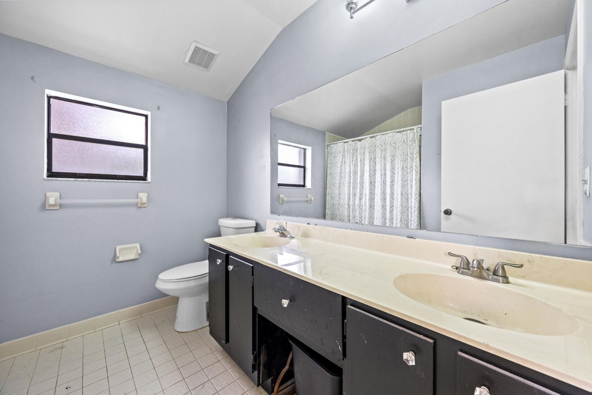 2640 Gately Drive W, Unit 1601, West Palm Beach, FL 33415 Photo