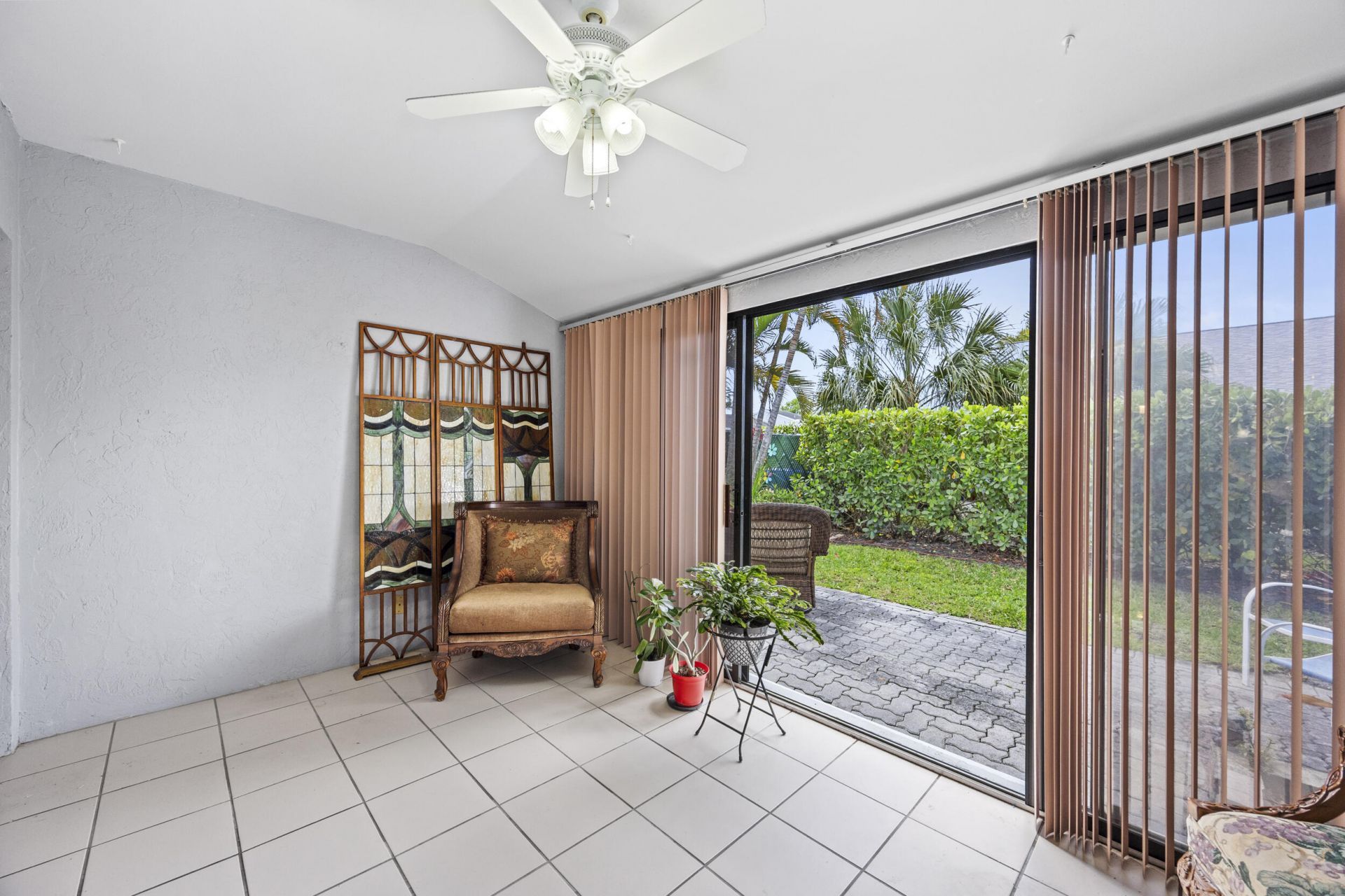 2640 Gately Drive W, Unit 1601, West Palm Beach, FL 33415 Photo