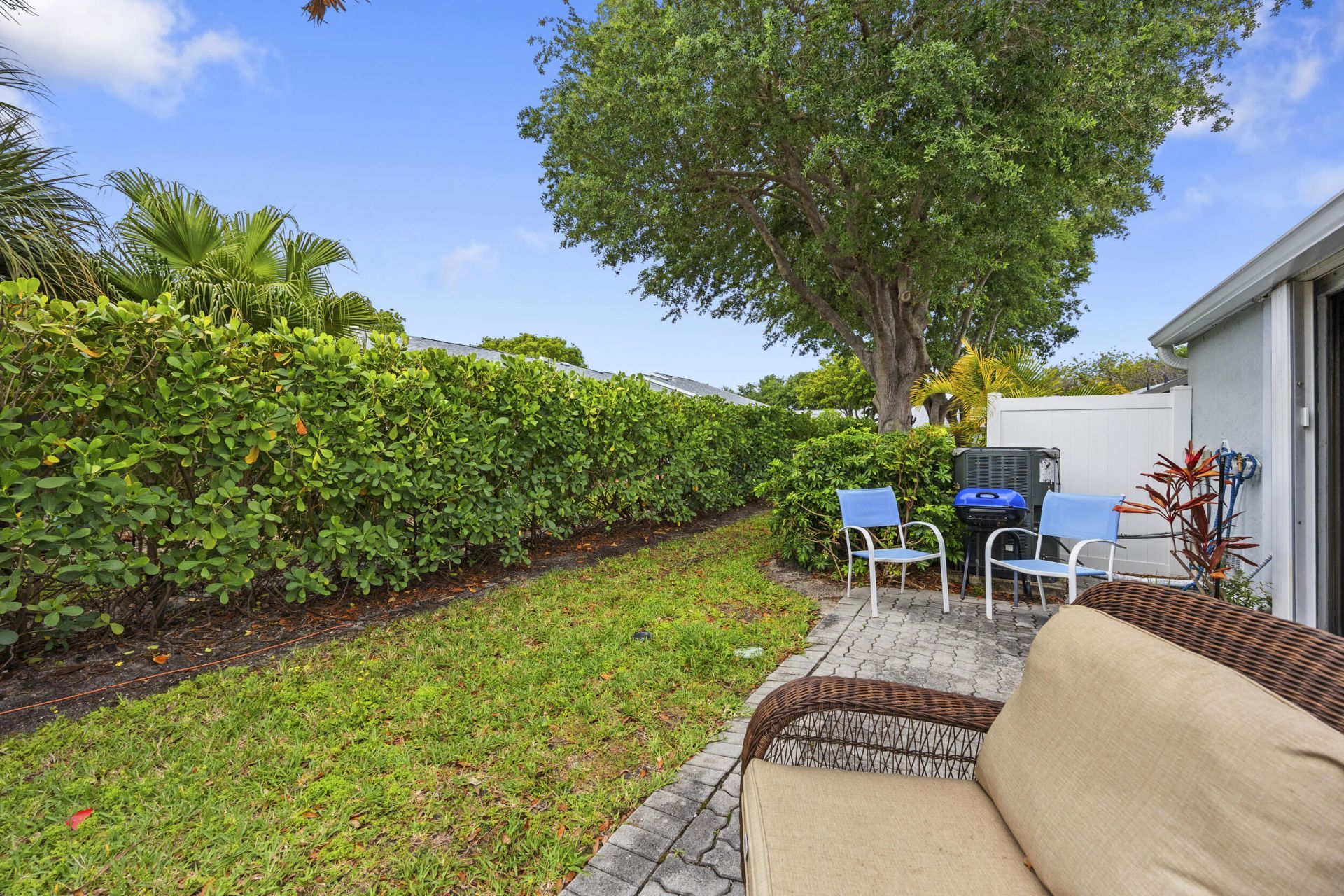 2640 Gately Drive W, Unit 1601, West Palm Beach, FL 33415 Photo