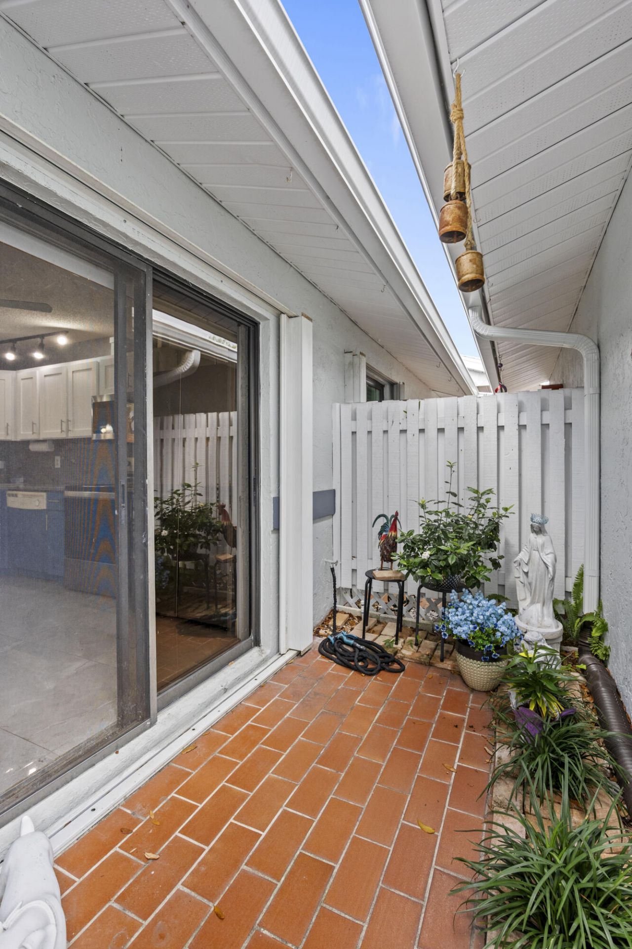 2640 Gately Drive W, Unit 1601, West Palm Beach, FL 33415 Photo