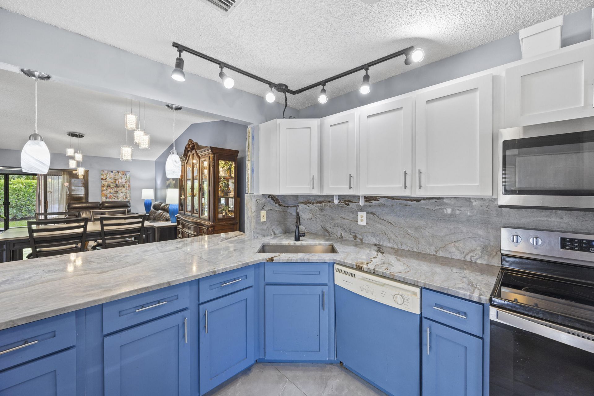 2640 Gately Drive W, Unit 1601, West Palm Beach, FL 33415 Photo