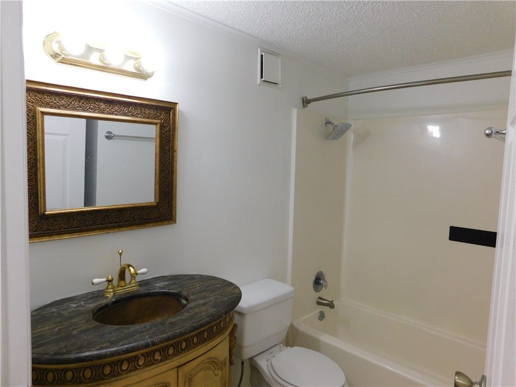557 7th Place, Unit 557, Vero Beach, FL 32962 Photo