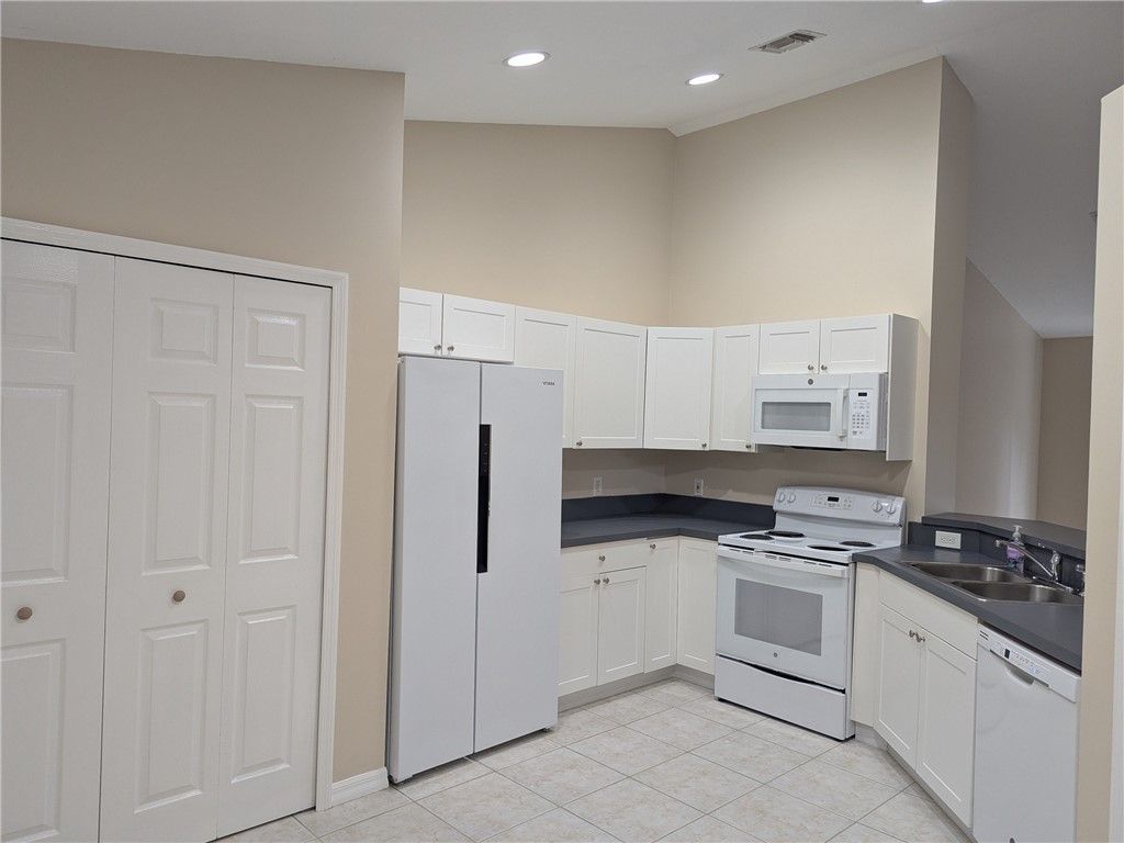 2515 1st Place, Vero Beach, FL 32962 Photo