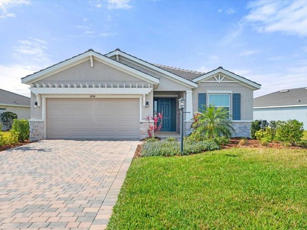 17738 PASTURELAND AVENUE, LAKEWOOD RANCH, FL 34211
