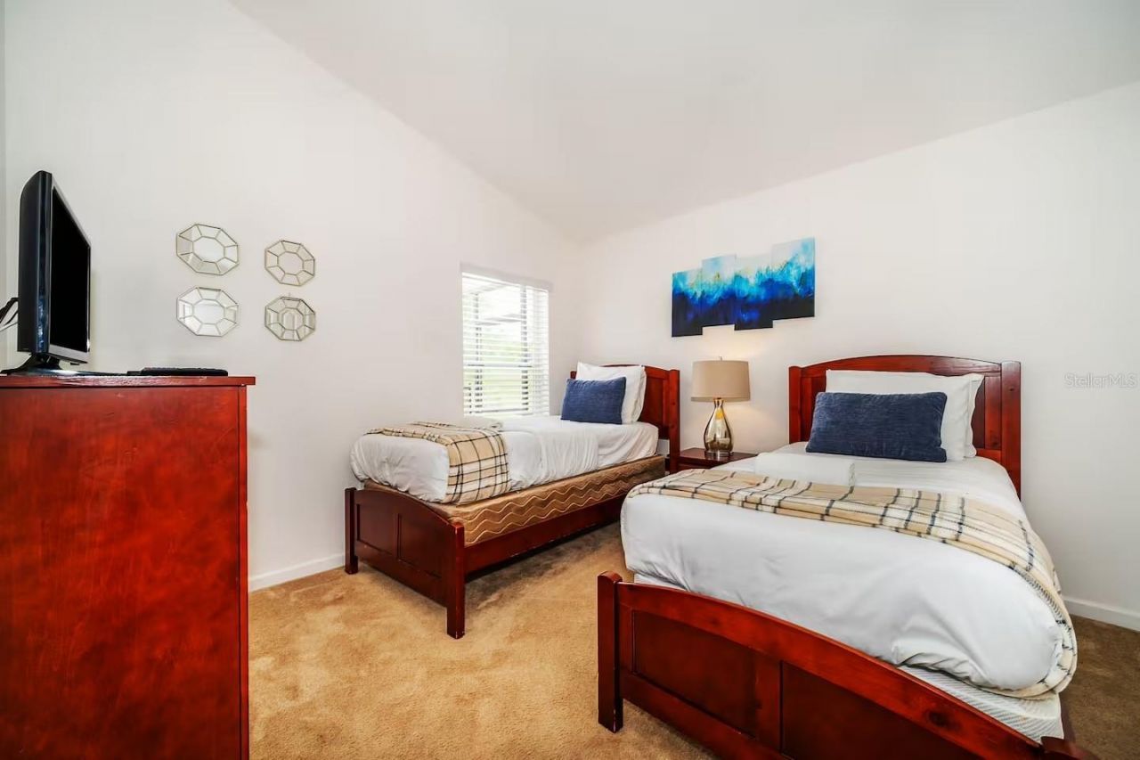 420 Viola Drive, Davenport, FL 33837 Photo
