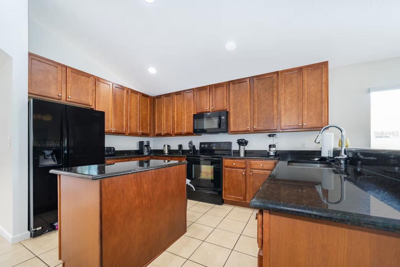420 Viola Drive, Davenport, FL 33837 Photo