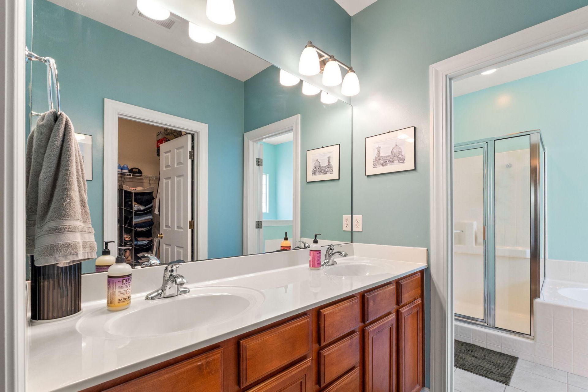 111 Garden Grove Drive Photo 12