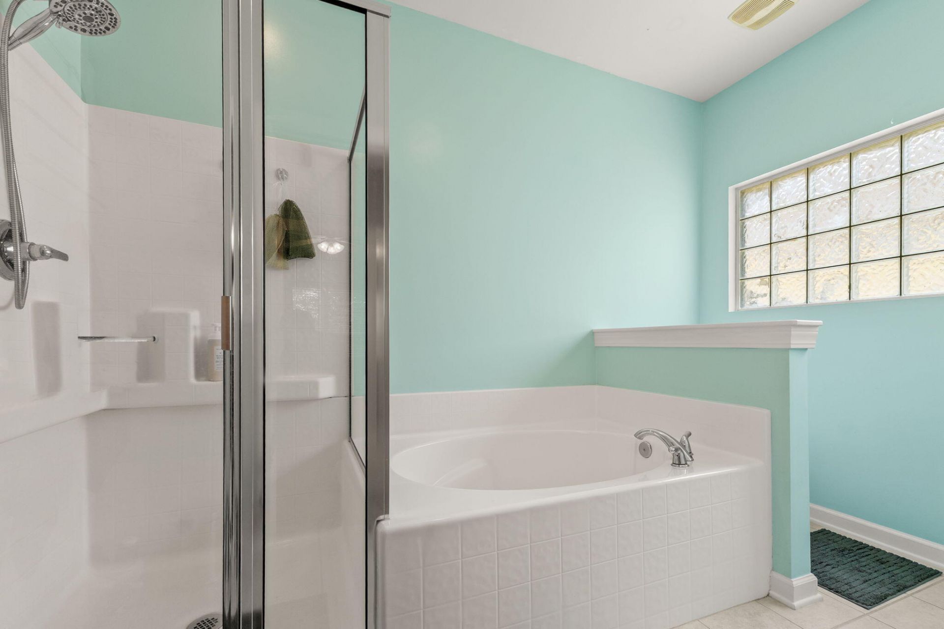 111 Garden Grove Drive Photo 14