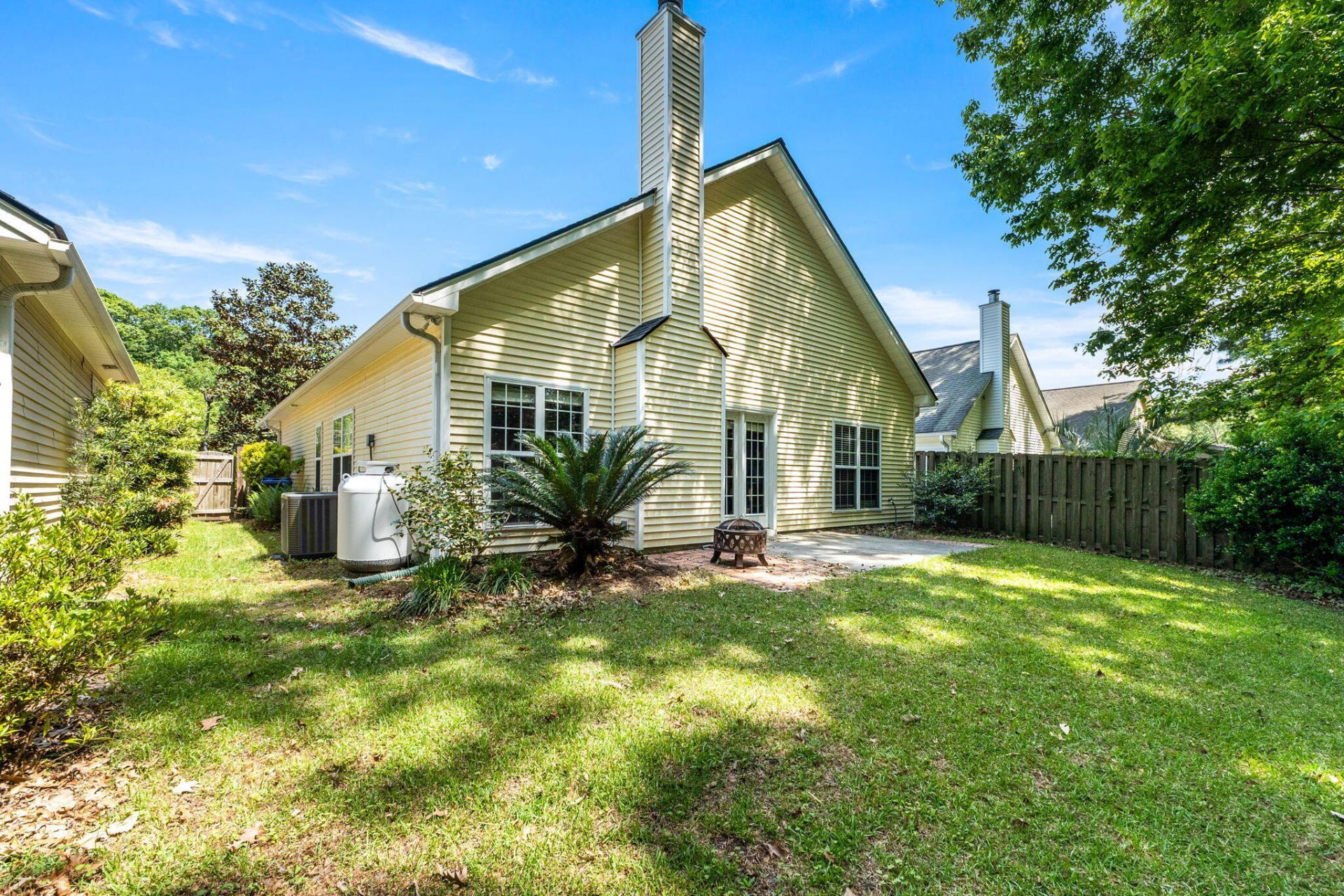 111 Garden Grove Drive Photo 23