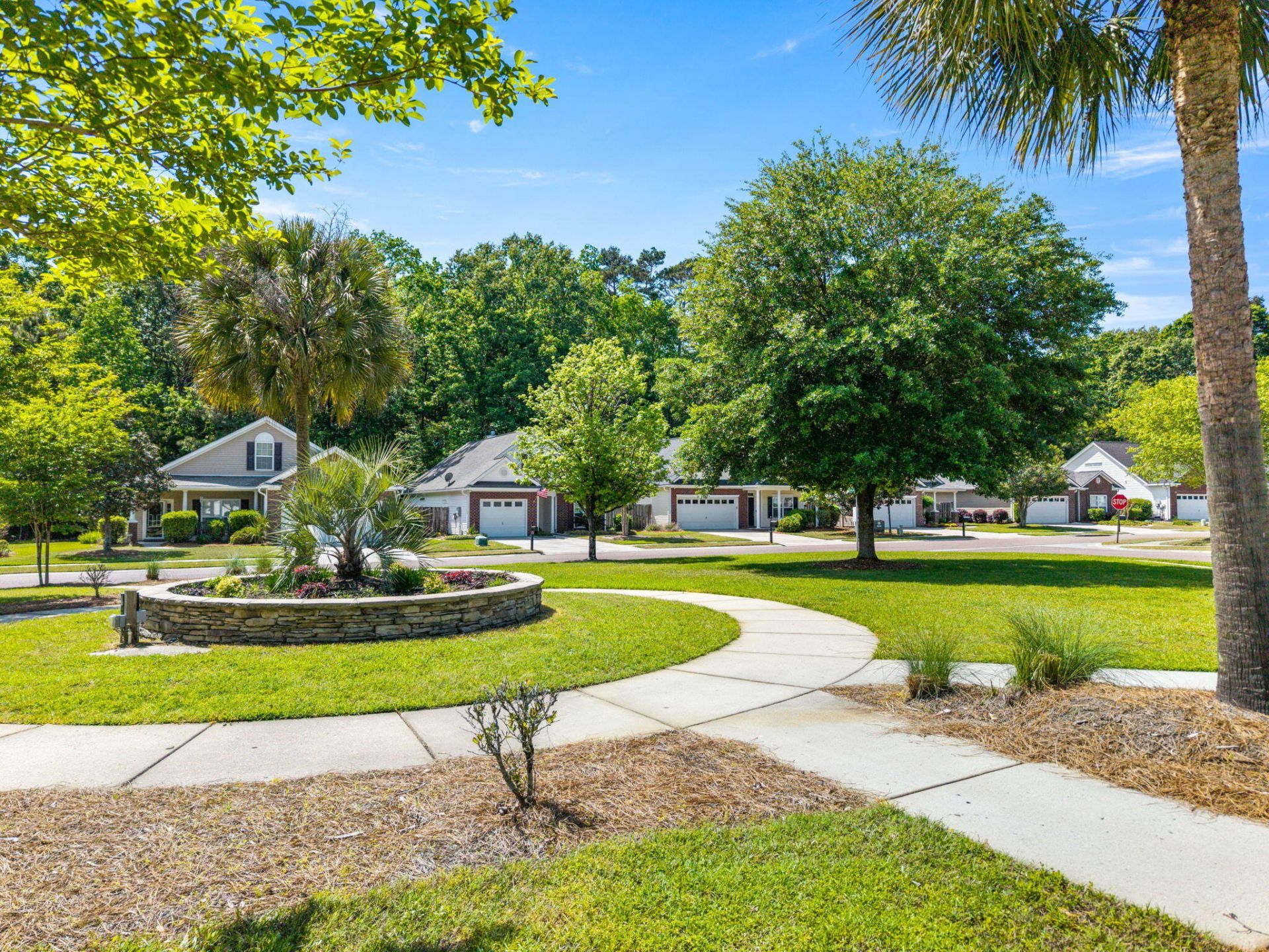 111 Garden Grove Drive Photo 28