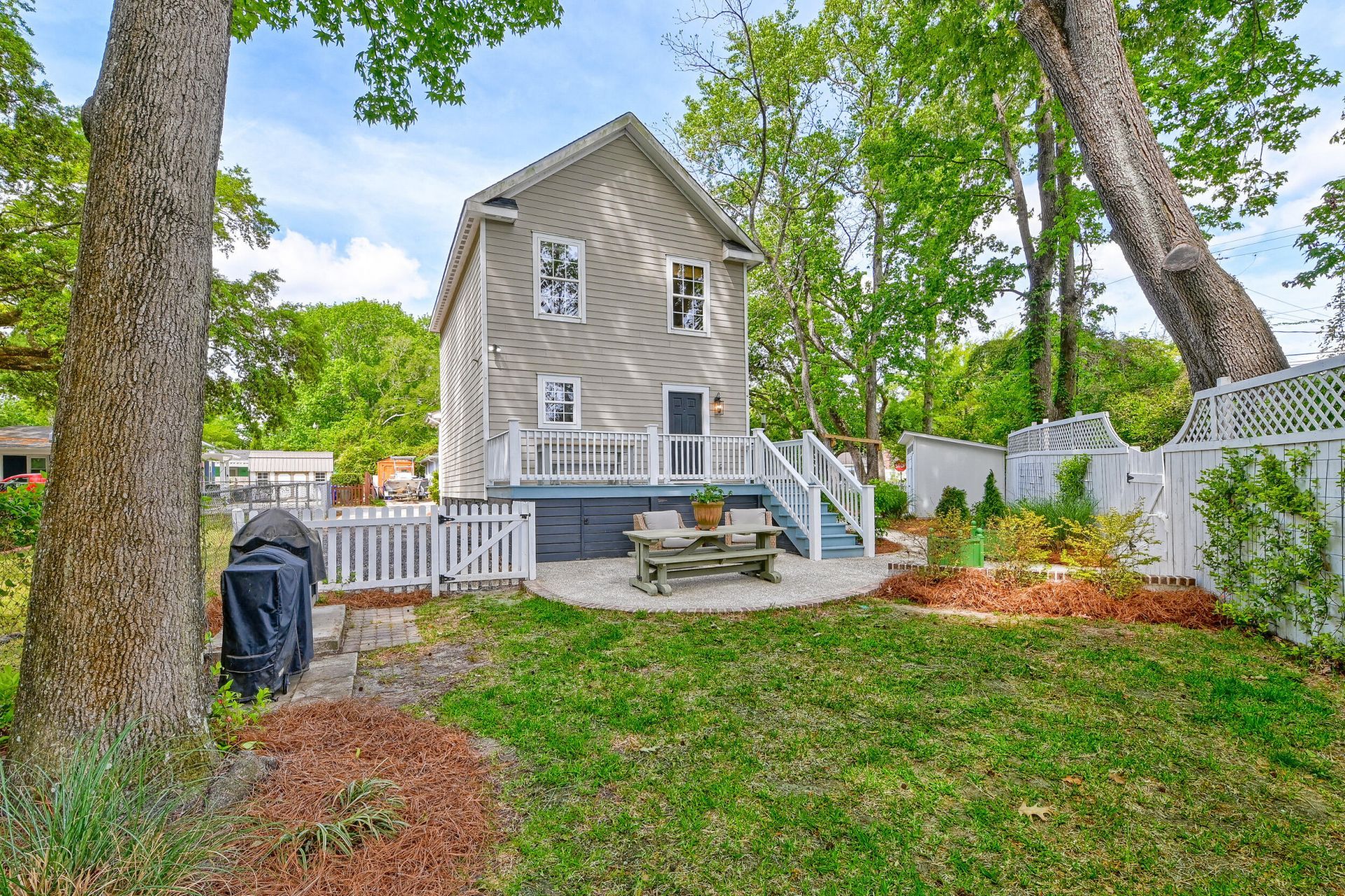 920 East Street Photo 12