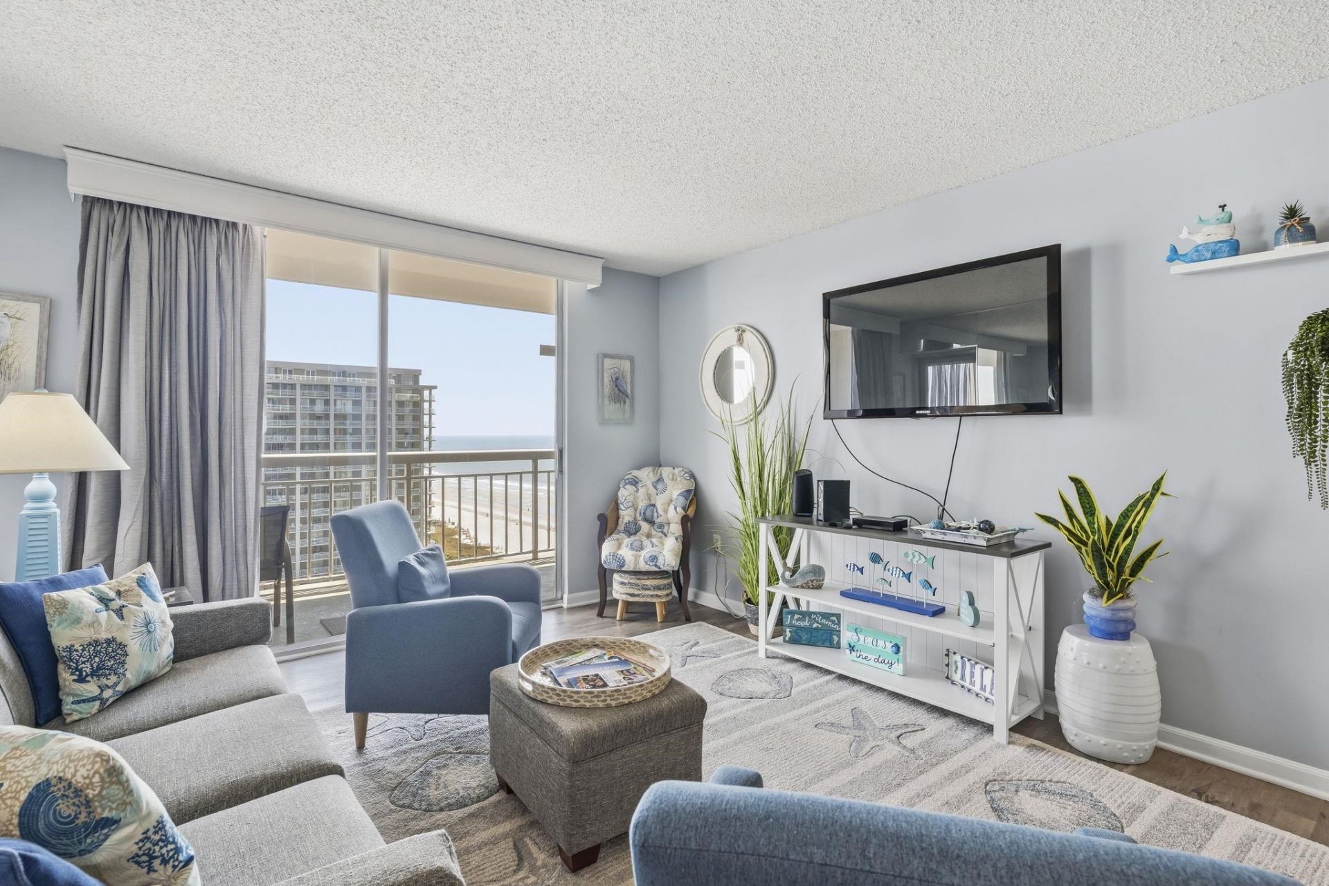 9280 Queensway Blvd.  Photo 5