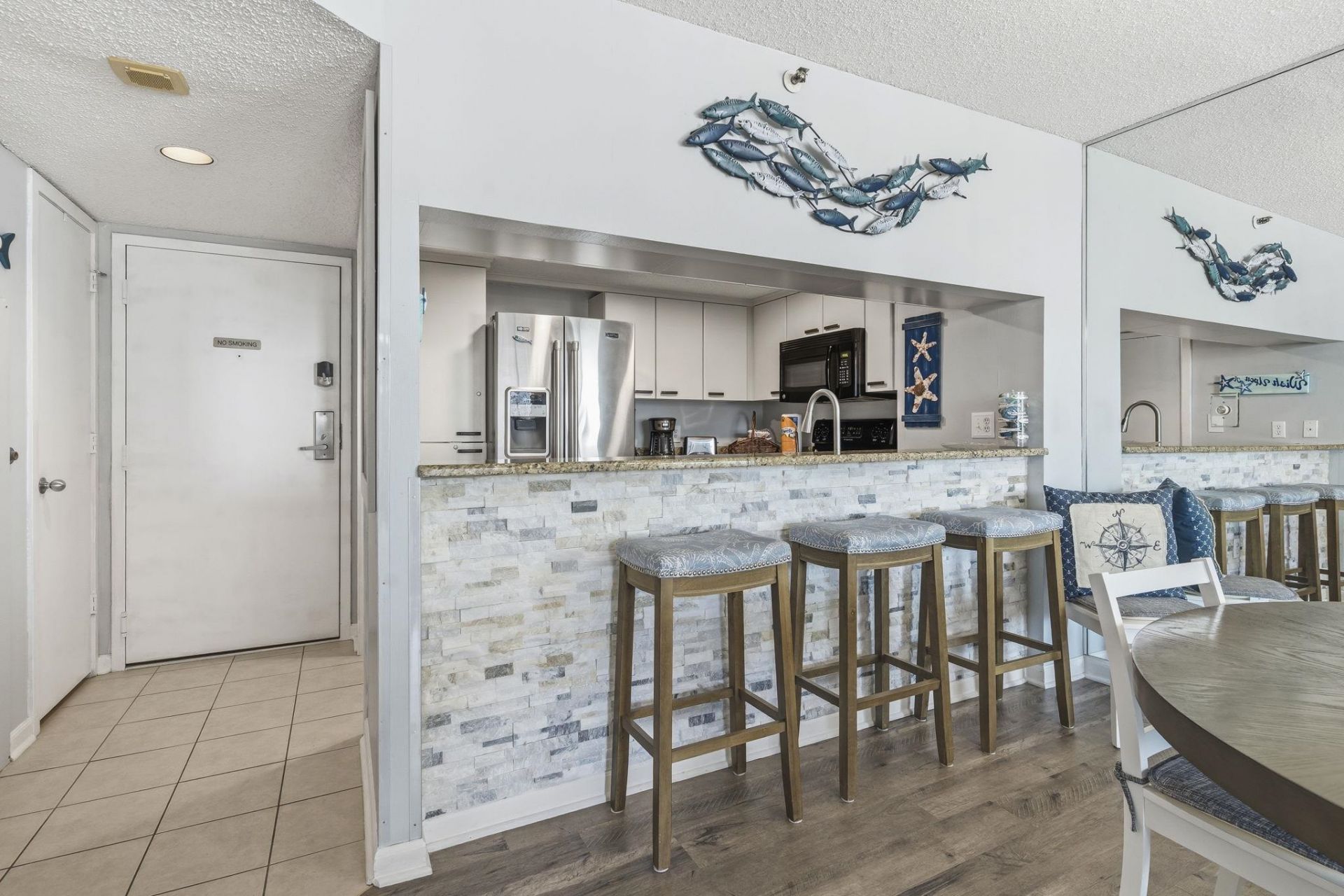 9280 Queensway Blvd.  Photo 6