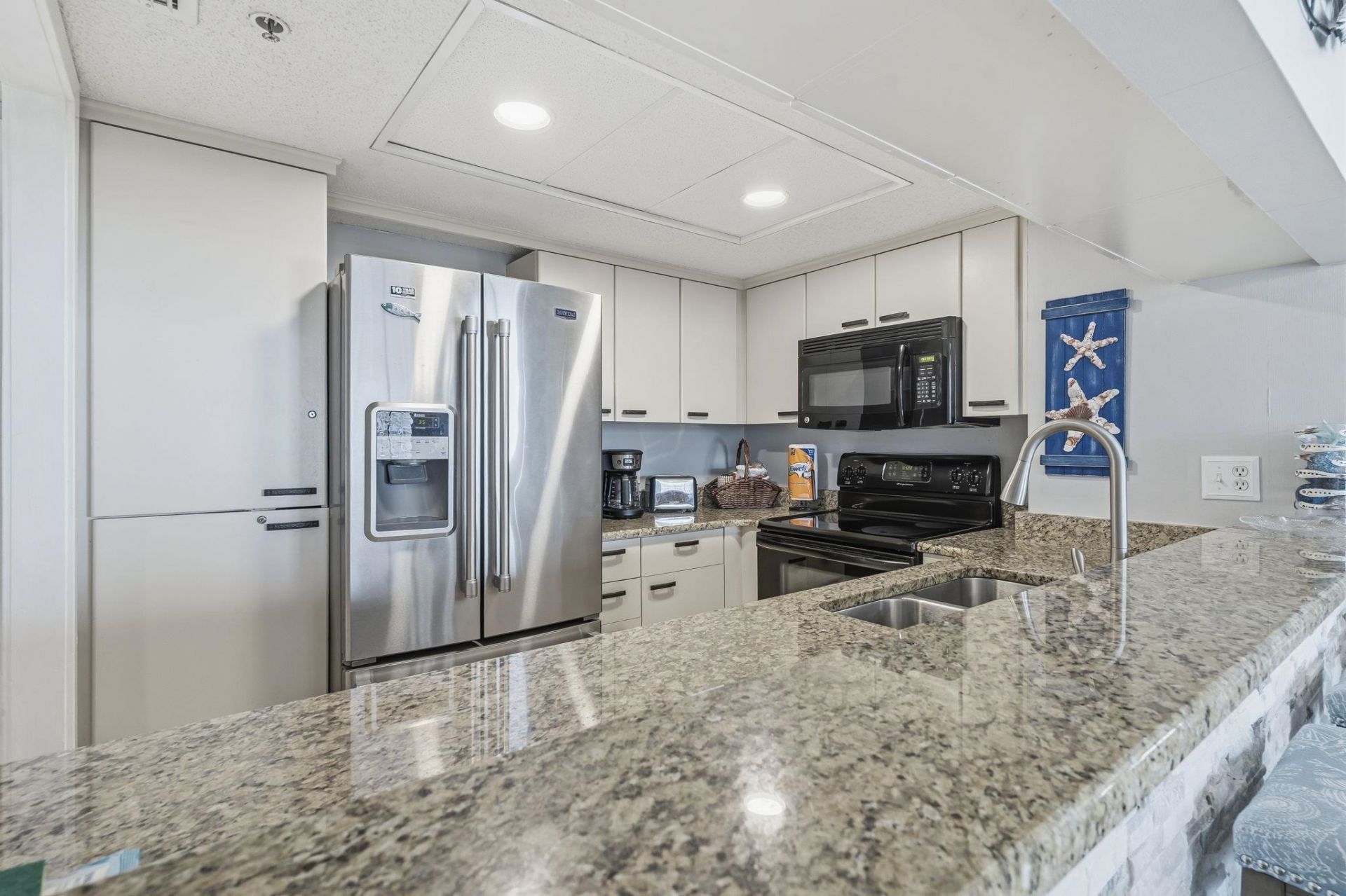 9280 Queensway Blvd.  Photo 8