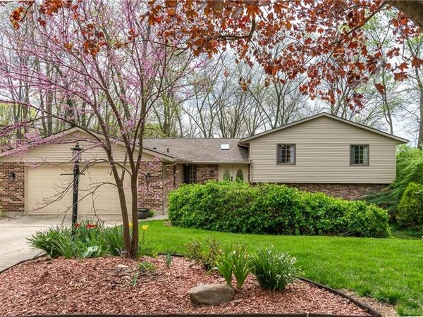 728 Chipplegate Drive, Centerville, OH 45459