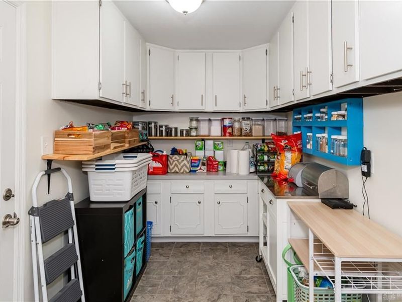 728 Chipplegate Drive, Centerville, OH 45459 Photo 13