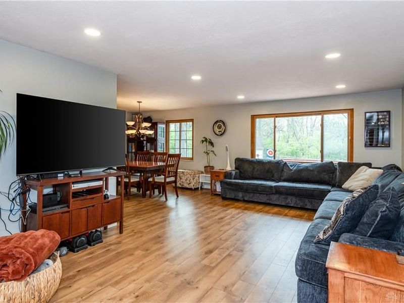 728 Chipplegate Drive, Centerville, OH 45459 Photo 4