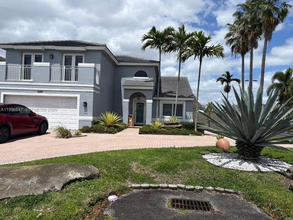 15891 SW 76th St, Miami, FL 33193