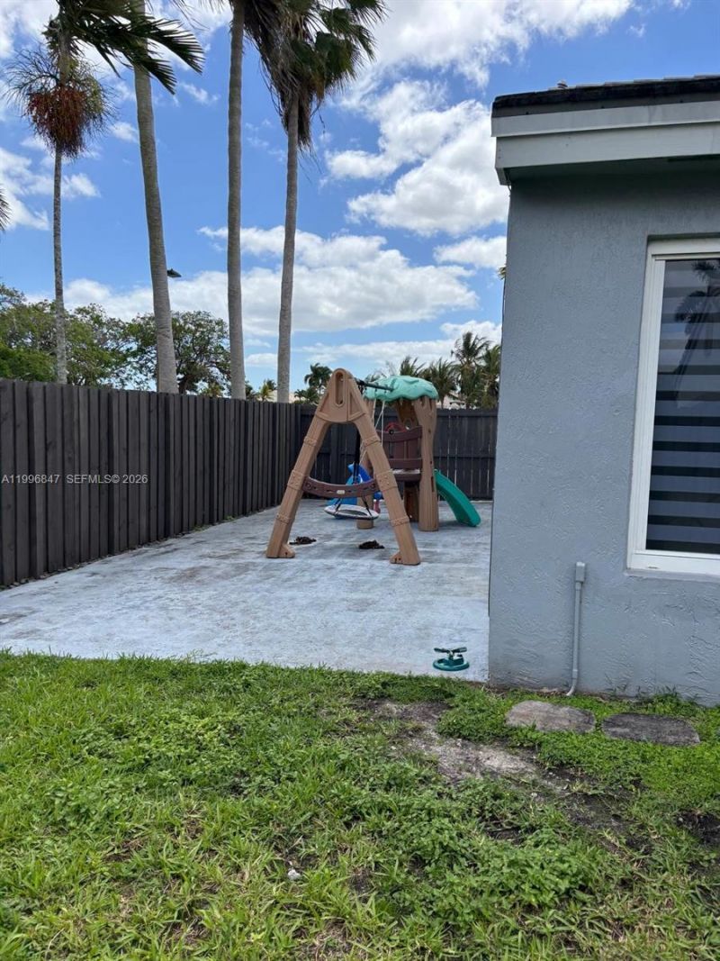 15891 SW 76th St, Miami, FL 33193 Photo