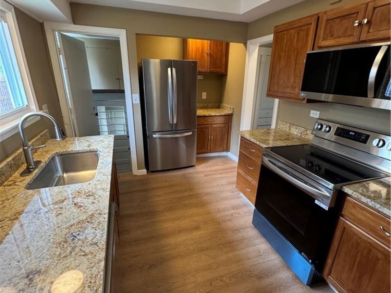 3327 Bradford Road, Cleveland Heights, OH 44118 Photo 9