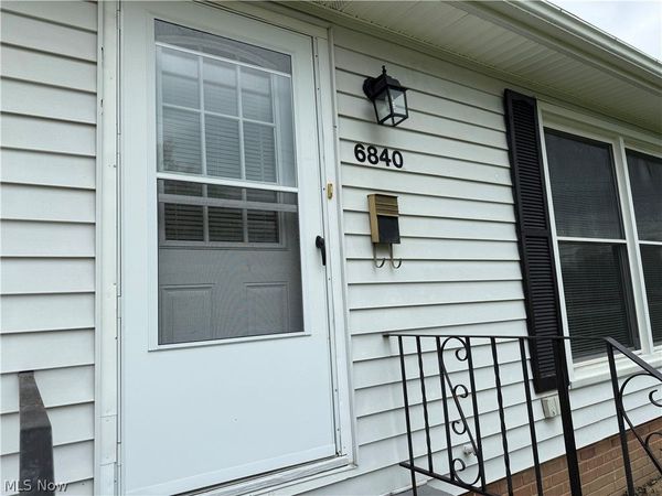 6840 Middlebrook Boulevard , Middleburg Heights, OH 44130