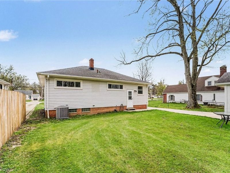 6840 Middlebrook Boulevard, Middleburg Heights, OH 44130 Photo 31