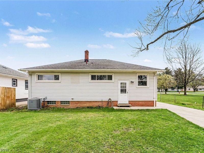 6840 Middlebrook Boulevard, Middleburg Heights, OH 44130 Photo 32