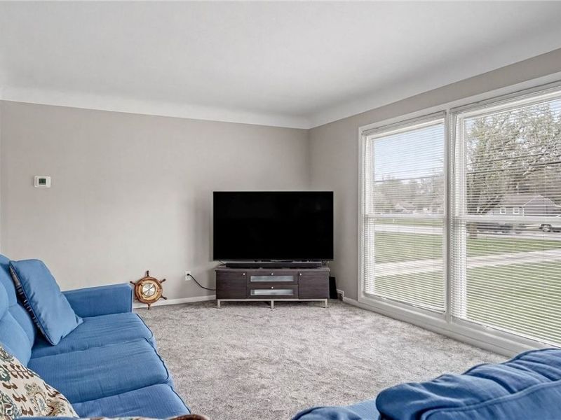 6840 Middlebrook Boulevard, Middleburg Heights, OH 44130 Photo 4