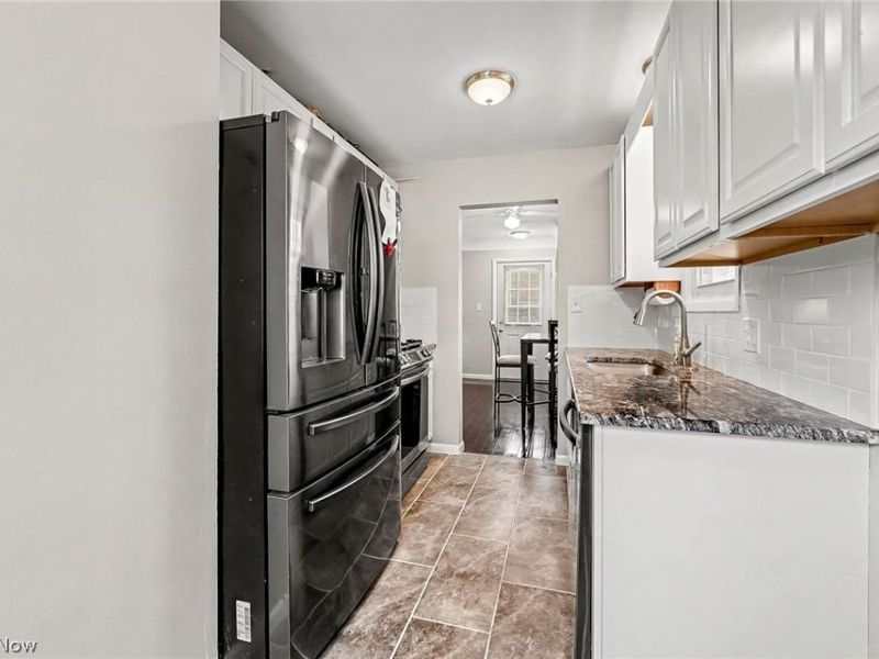 6840 Middlebrook Boulevard, Middleburg Heights, OH 44130 Photo 8