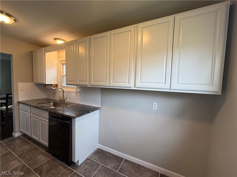 6840 Middlebrook Boulevard, Middleburg Heights, OH 44130 Photo 9