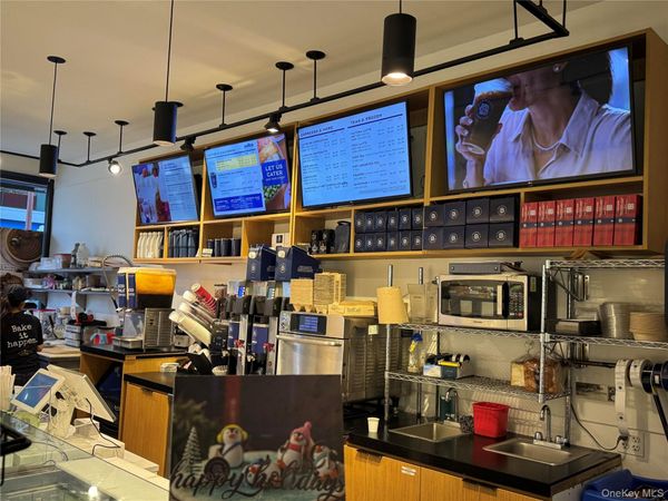 22-20 31 Street , Astoria, NY 11105