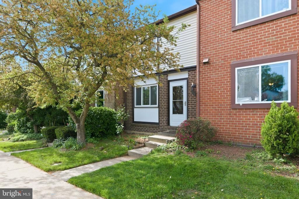 614 Giles Place , Sterling, VA 20164 Main Photo