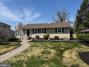 613 WALLACE AVENUE, ROEBLING, NJ 08554