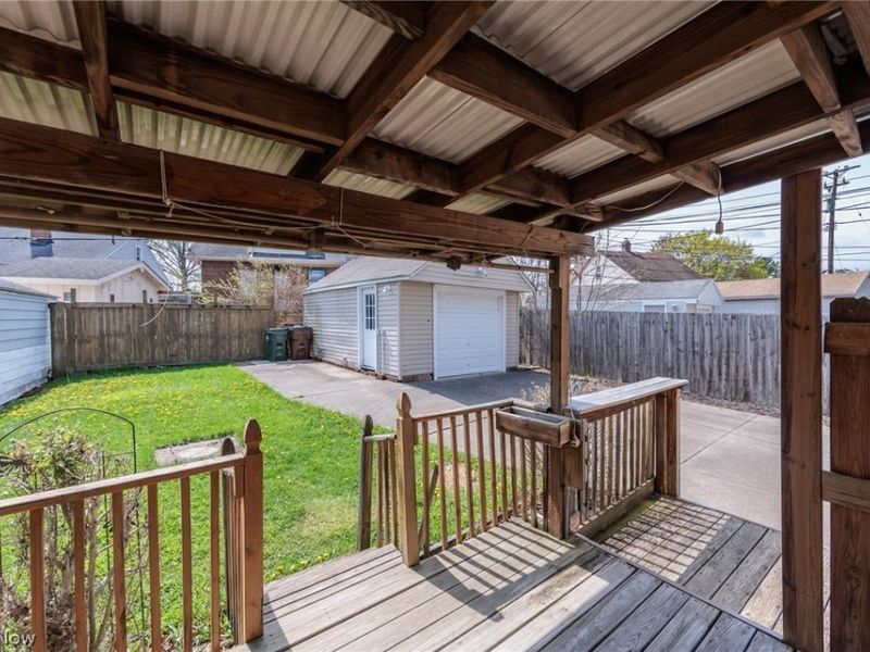 6103 Allanwood Drive, Parma, OH 44129 Photo 10