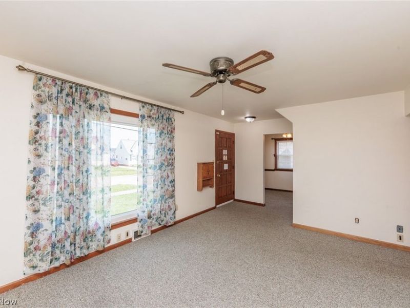 6103 Allanwood Drive, Parma, OH 44129 Photo 11