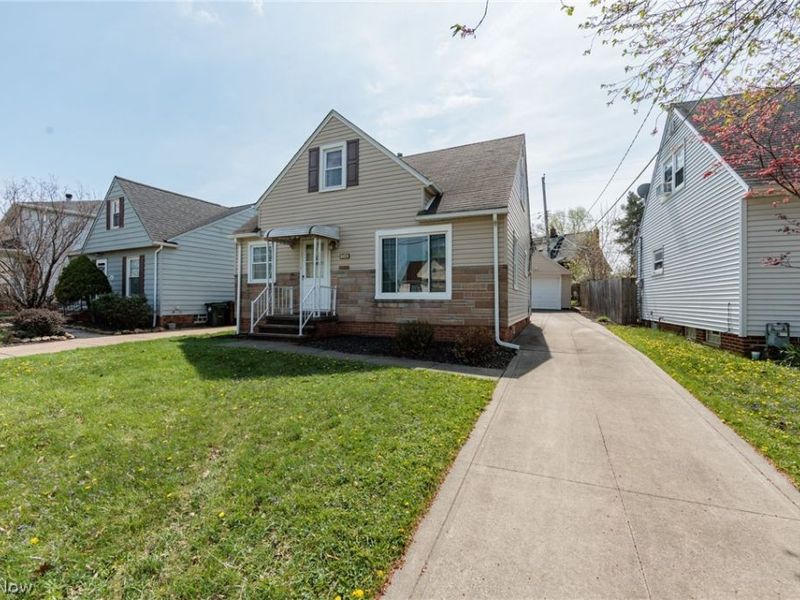 6103 Allanwood Drive, Parma, OH 44129 Photo 2