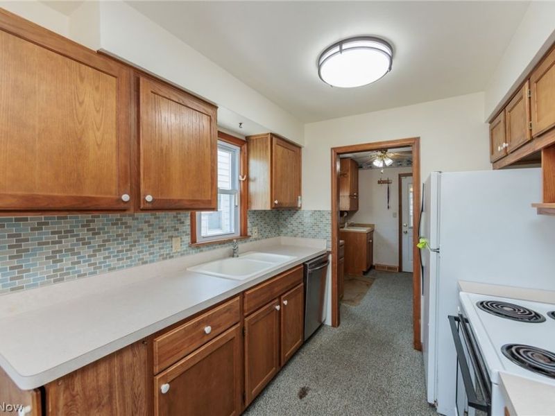 6103 Allanwood Drive, Parma, OH 44129 Photo 21