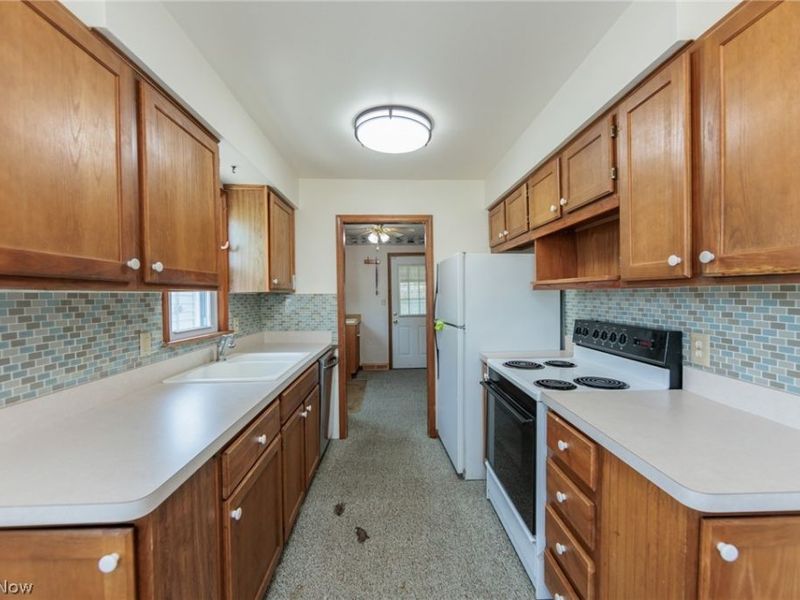 6103 Allanwood Drive, Parma, OH 44129 Photo 22