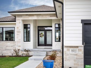 10211 S 191st Street, Omaha, NE 68136