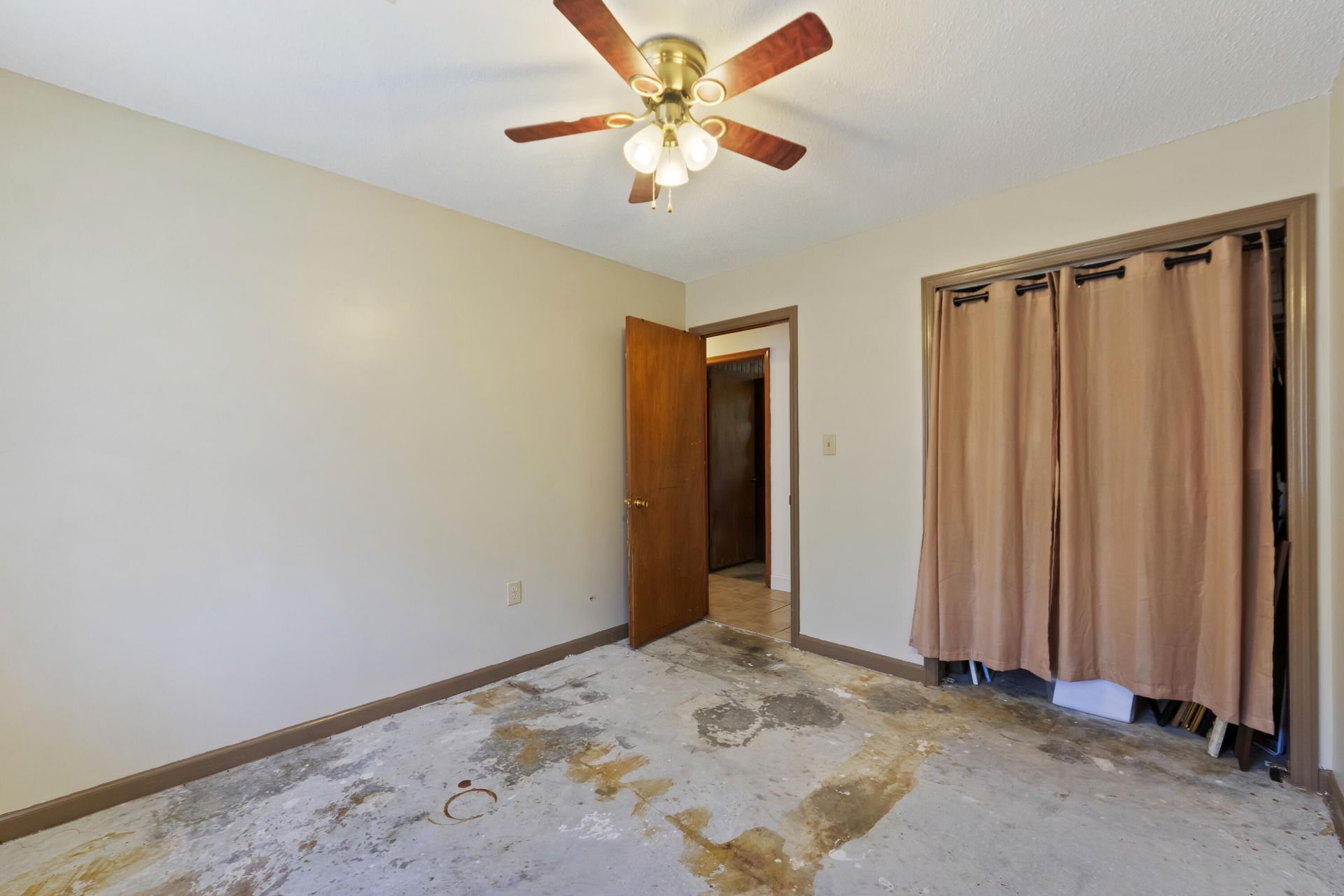 4905 Popperdam Creek Drive Photo 19