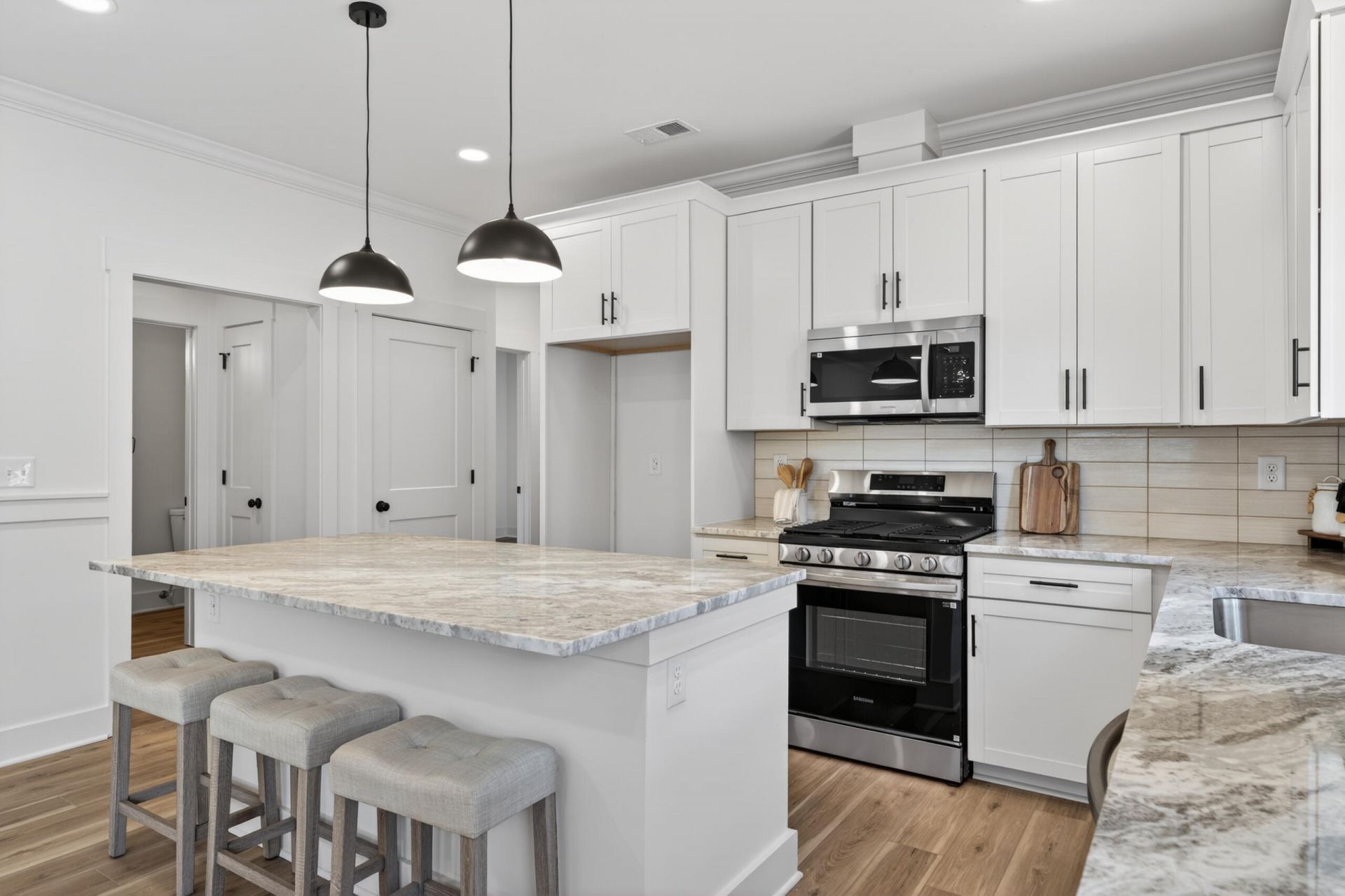 4833 Williams Avenue Photo 10