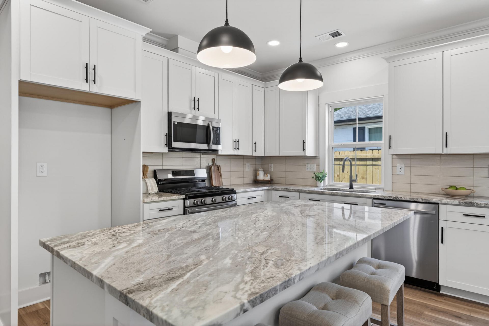 4833 Williams Avenue Photo 11