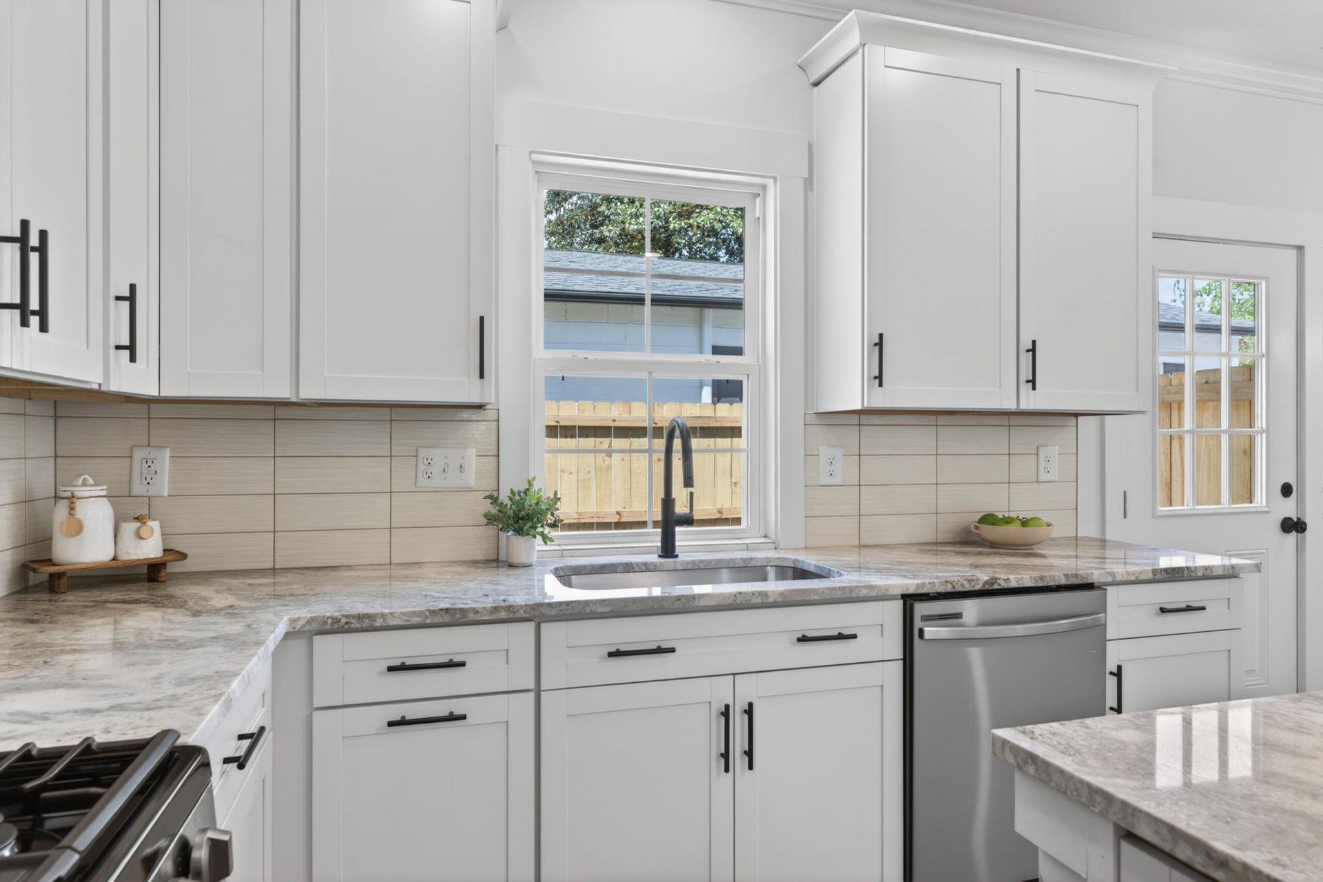 4833 Williams Avenue Photo 12