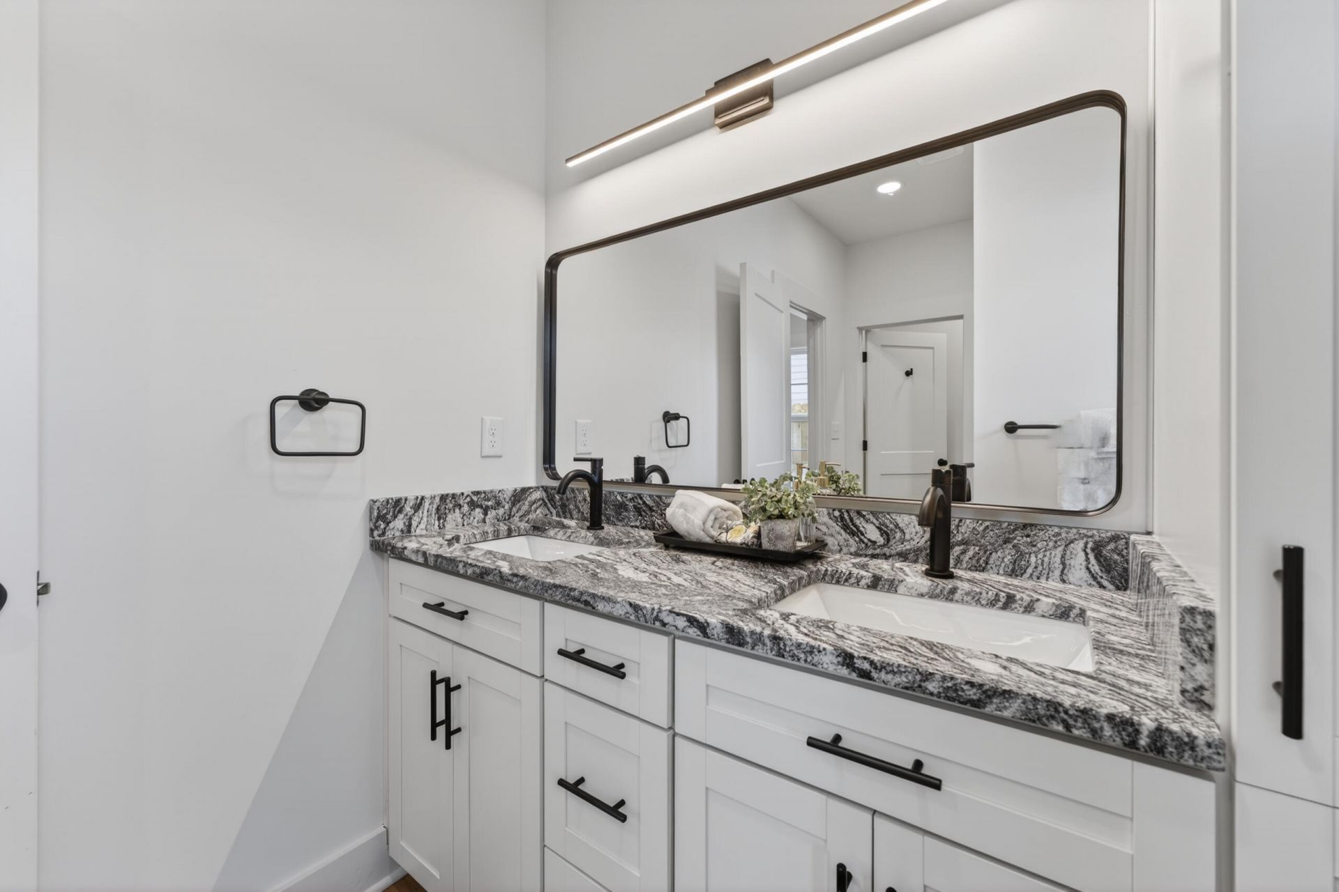 4833 Williams Avenue Photo 20